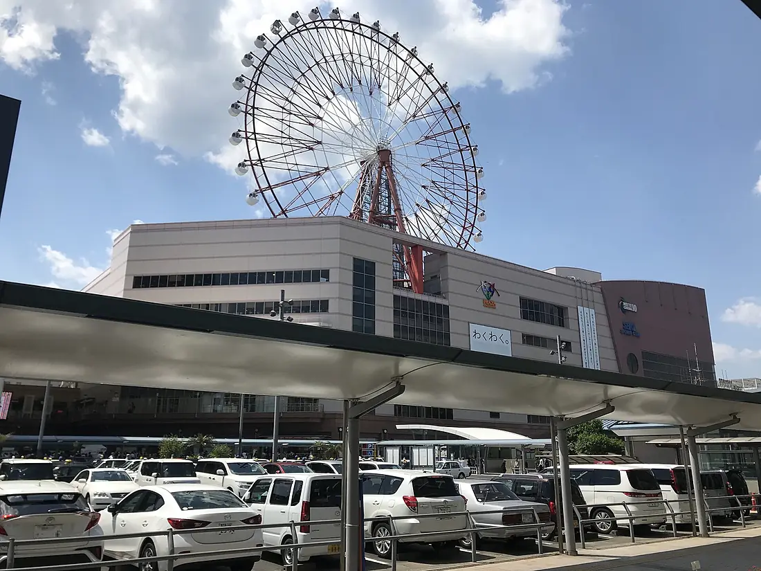 Ferris wheel and Amu Plaza Kagoshima 2