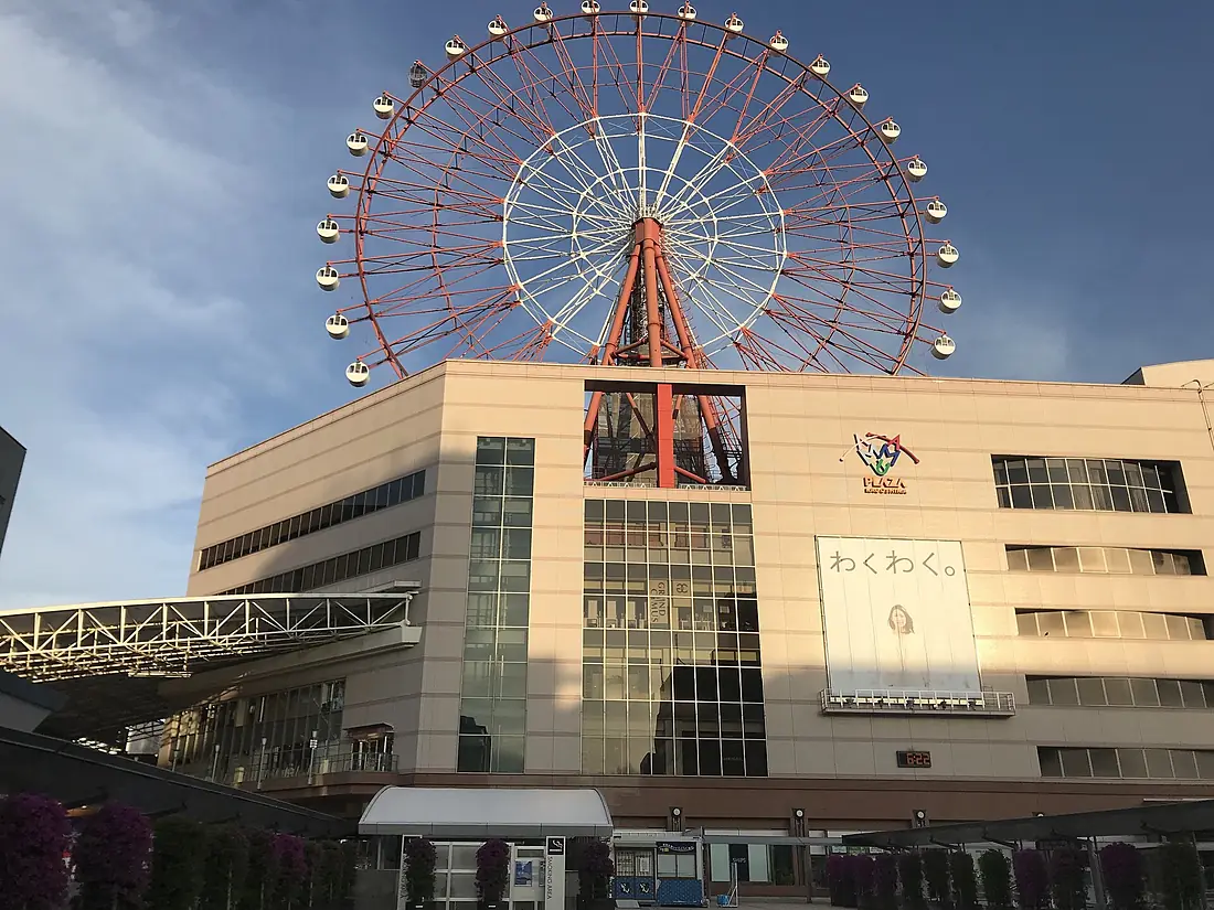 Ferris wheel and Amu Plaza Kagoshima 3