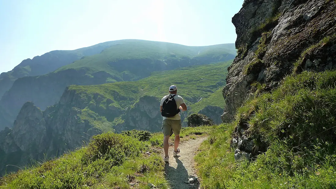 Trail to Botev summit - panoramio (1)