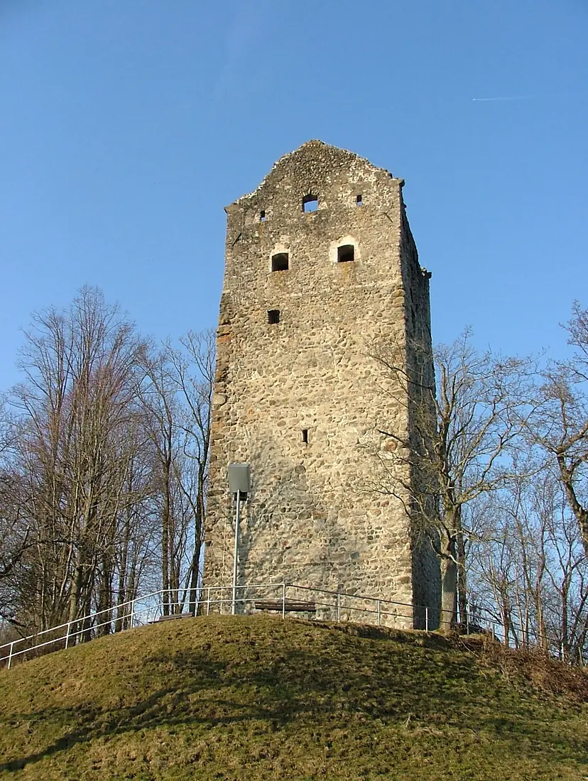 Burgruine Neuravensburg - panoramio