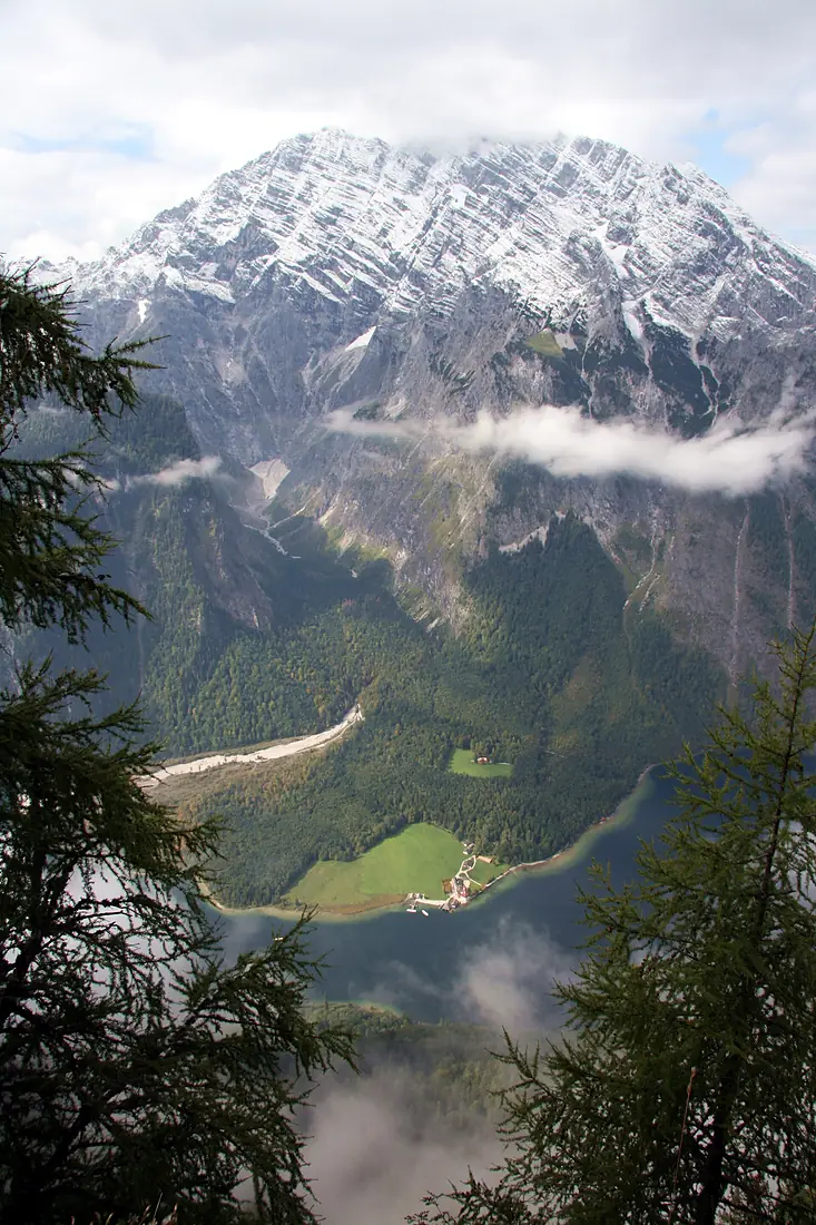 Blick aus 1785m Höhe vom Feuerpalfen zum Watzmann und der Halbinsel St. Bartholomä mit Königssee - panoramio