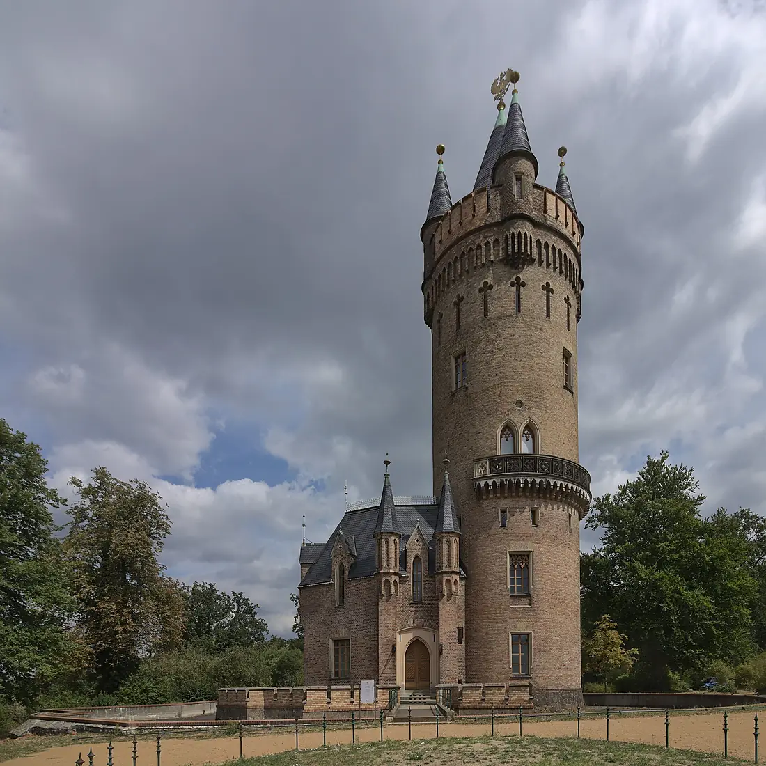 2018-08-10 DE Potsdam, Park Babelsberg, Flatowturm (49945208453)