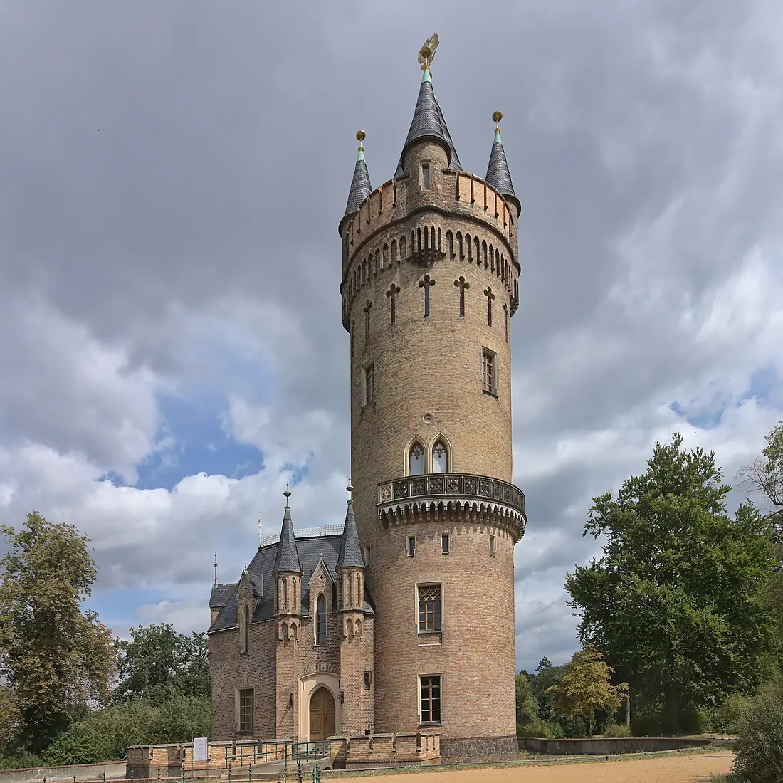 2018-08-10 DE Potsdam, Park Babelsberg, Flatowturm (49945208608)