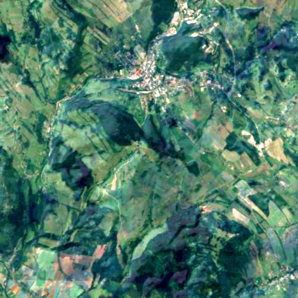 Former observation tower on St. Anna’s Mountain in Nowa Ruda seen from above (Sentinel-2)
