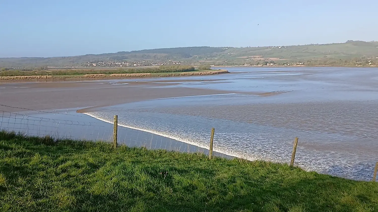 Severn Bore looking SW from Garden Cliff 01