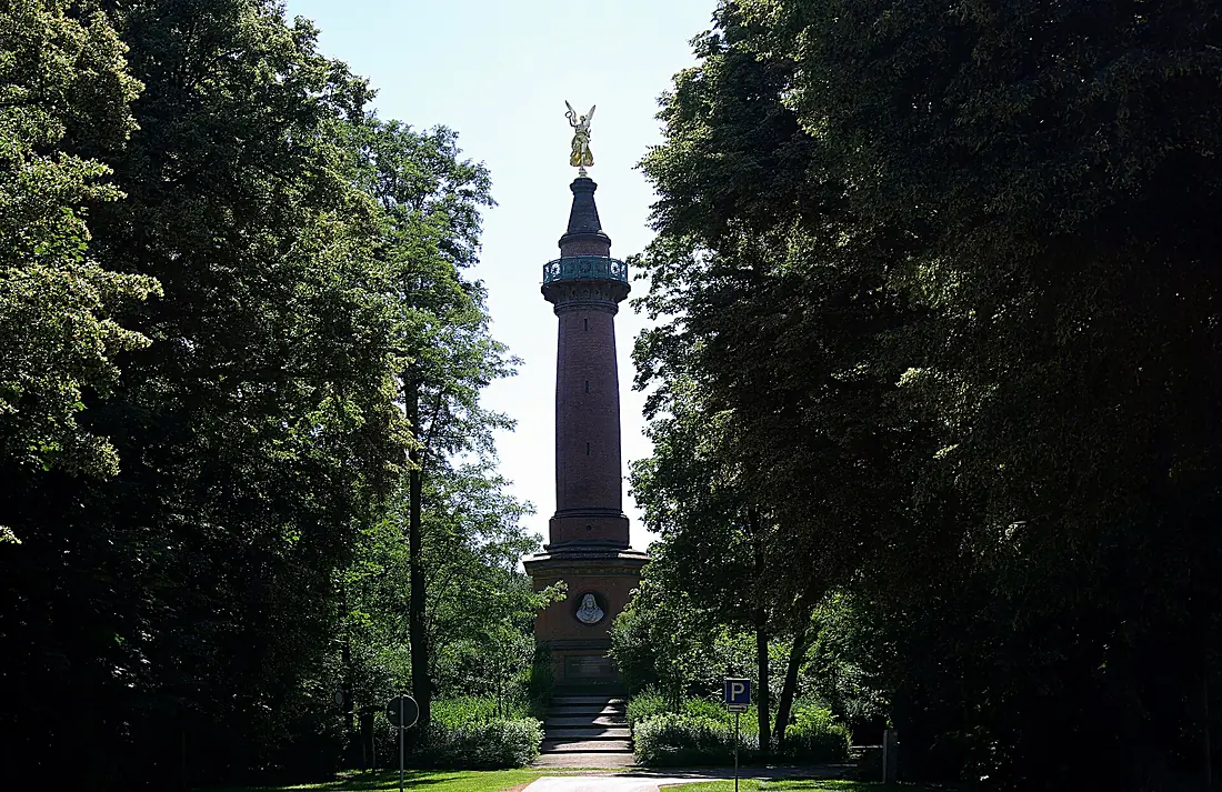 Hakenberg Großes Denkmal