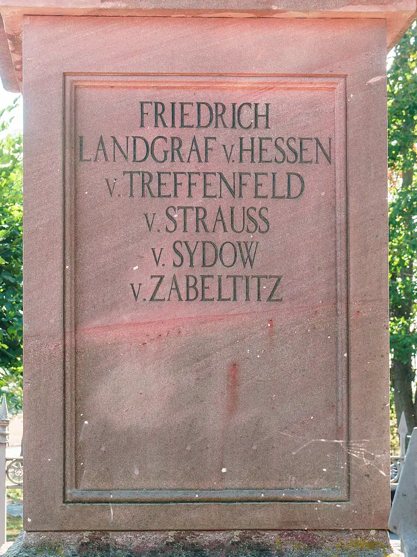 Hakenberg Kleines Denkmal Detail-01