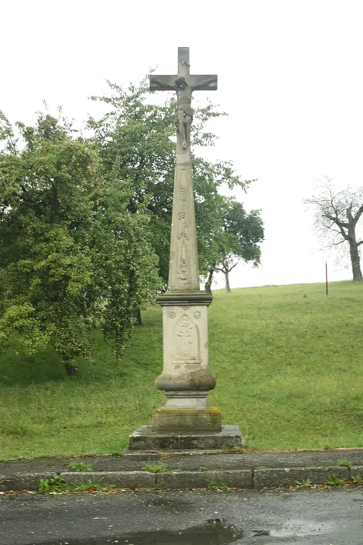 Nejdek, kříž