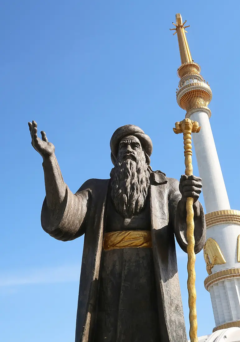 Gorkut Ata Statue at Independence Monument (27506806397)