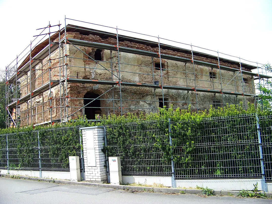 Koloděje, Panský dvůr, sýpka (01)