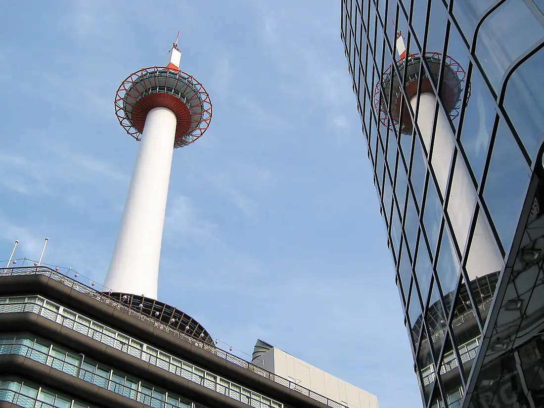 Flickr - yeowatzup - Kyoto Tower, Kyoto, Japan