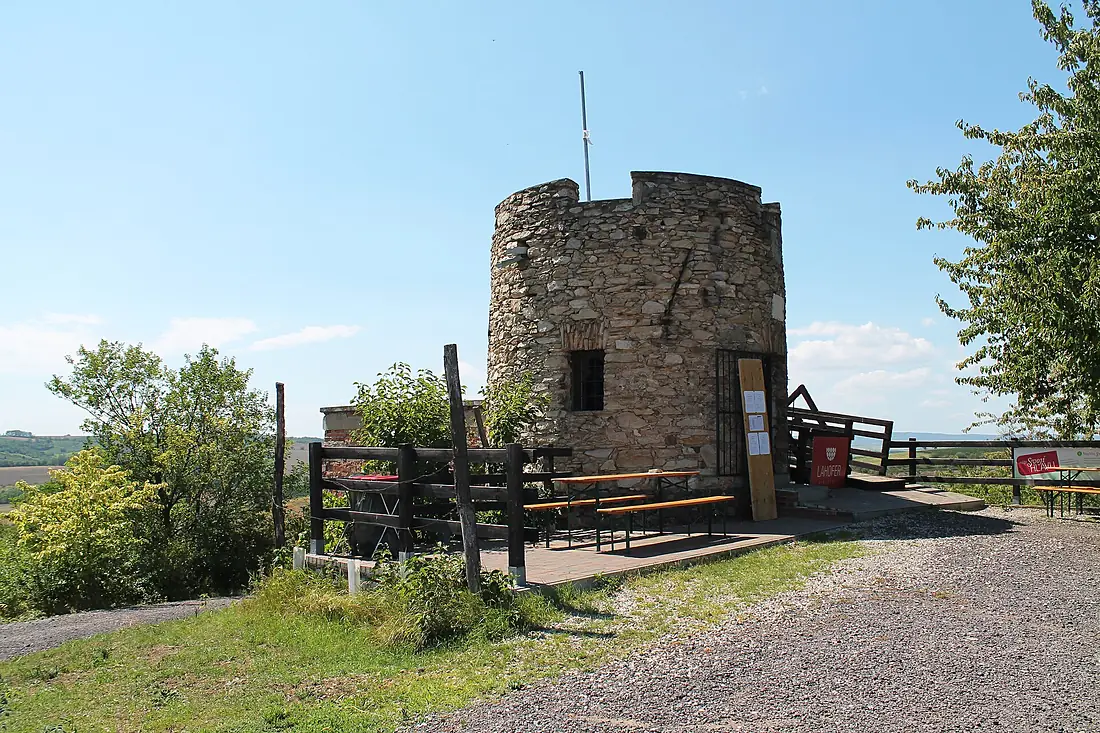 Vrbovec, Ječmeniště, Lampelberg (2017-08-05; 01)