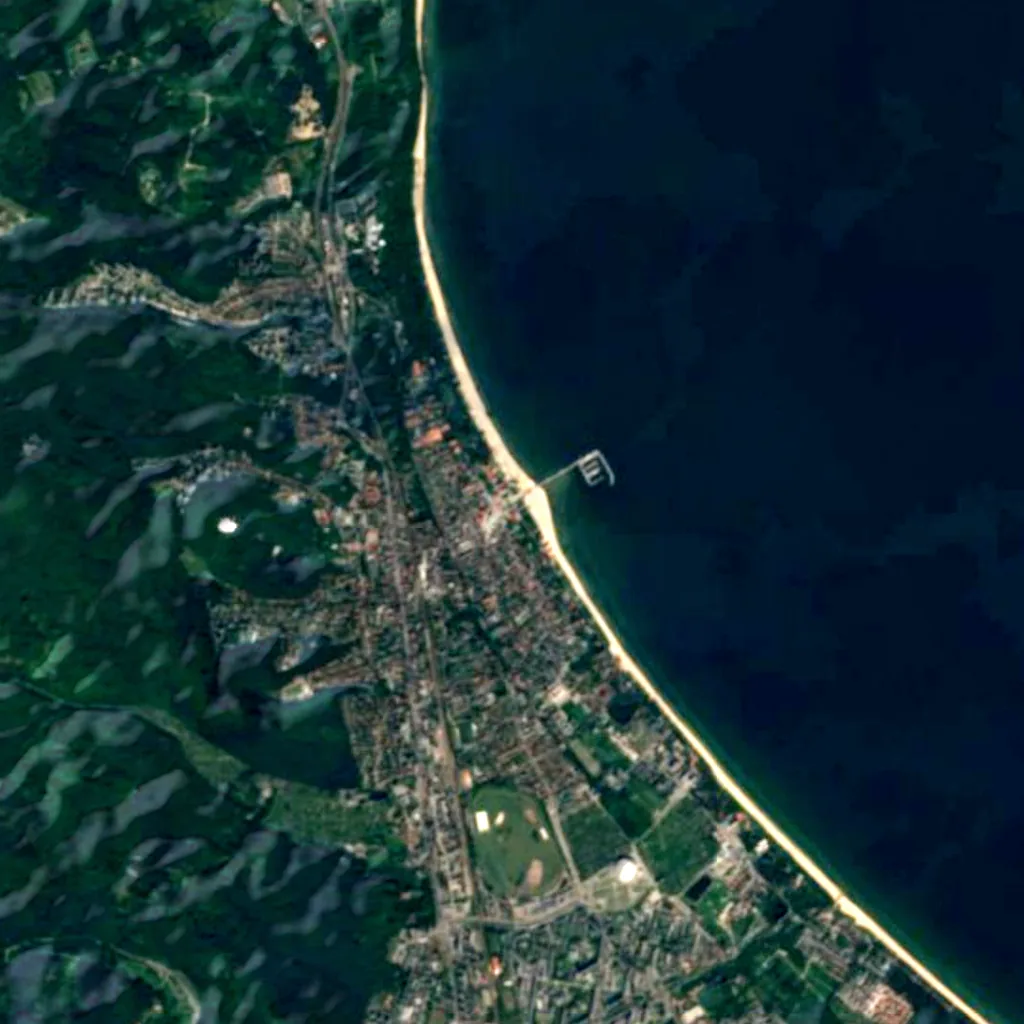 Lighthouse in Sopot seen from above (Sentinel-2)