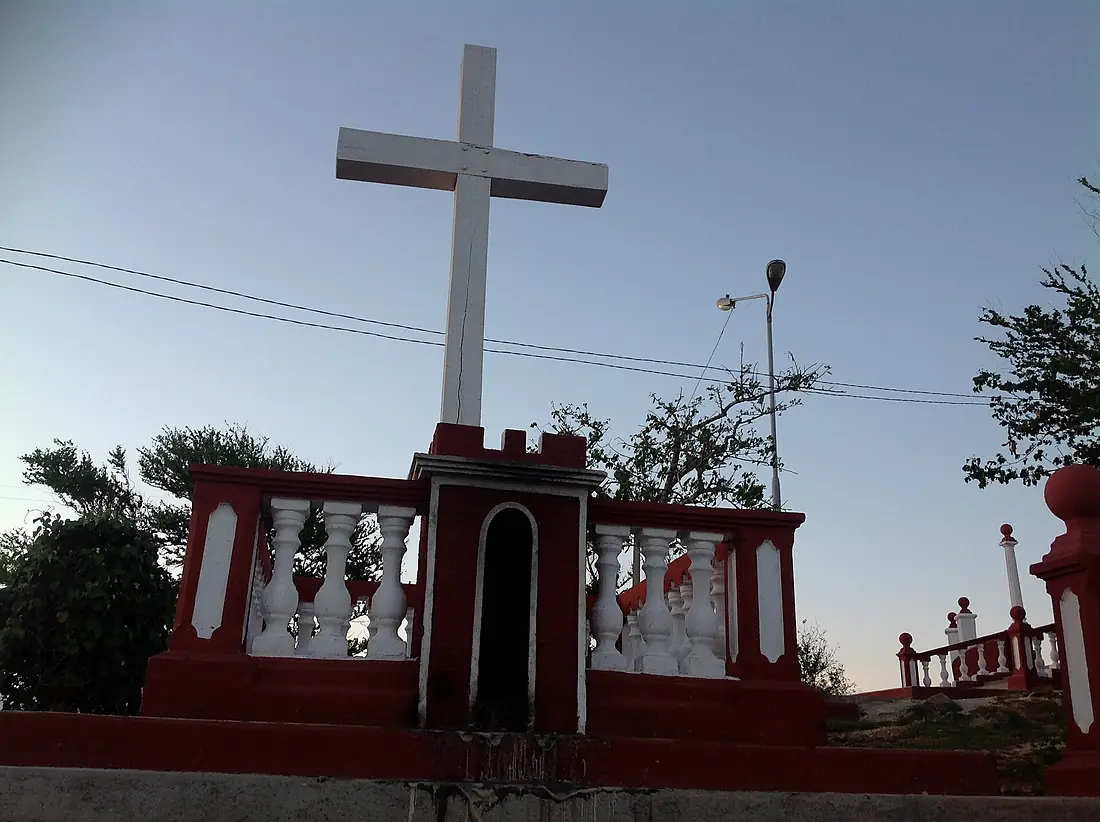 Cruz de la loma holguin cuba - panoramio
