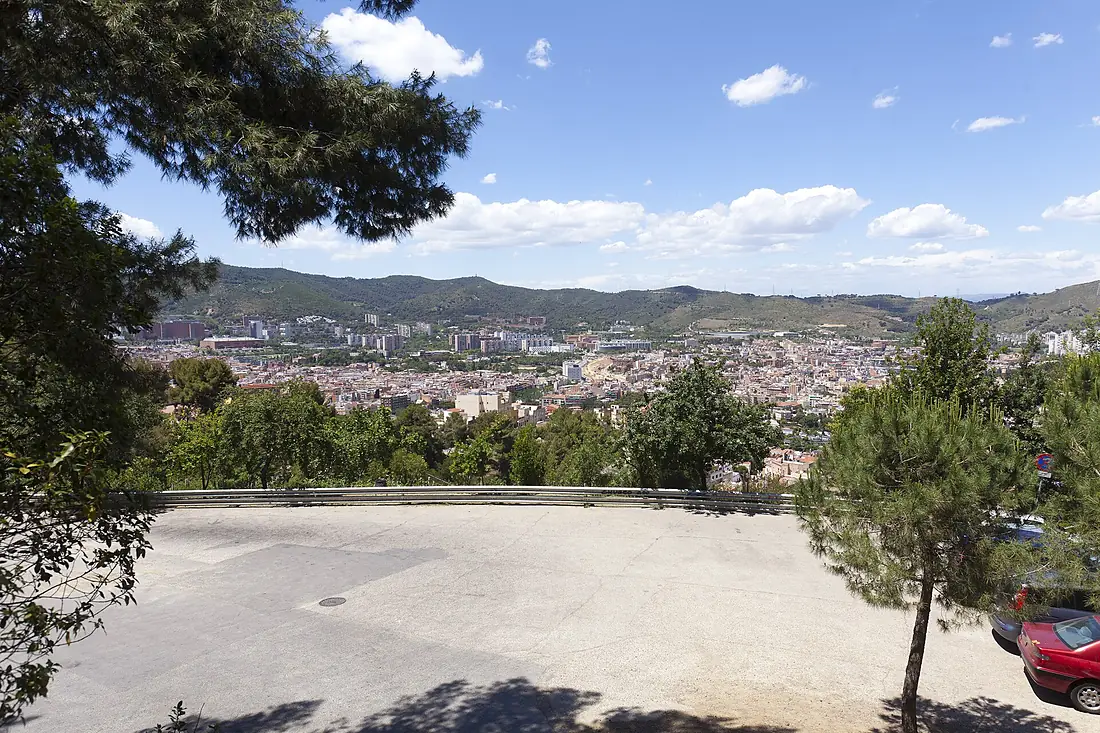 Rutes Històriques a Horta-Guinardó-mirador mitja lluna 01
