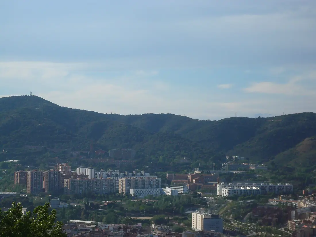 Del turó de Valldaura al turó d'en Fotjà - Collserola des del carrer Gran Vista al turó de la Rovira P1500857