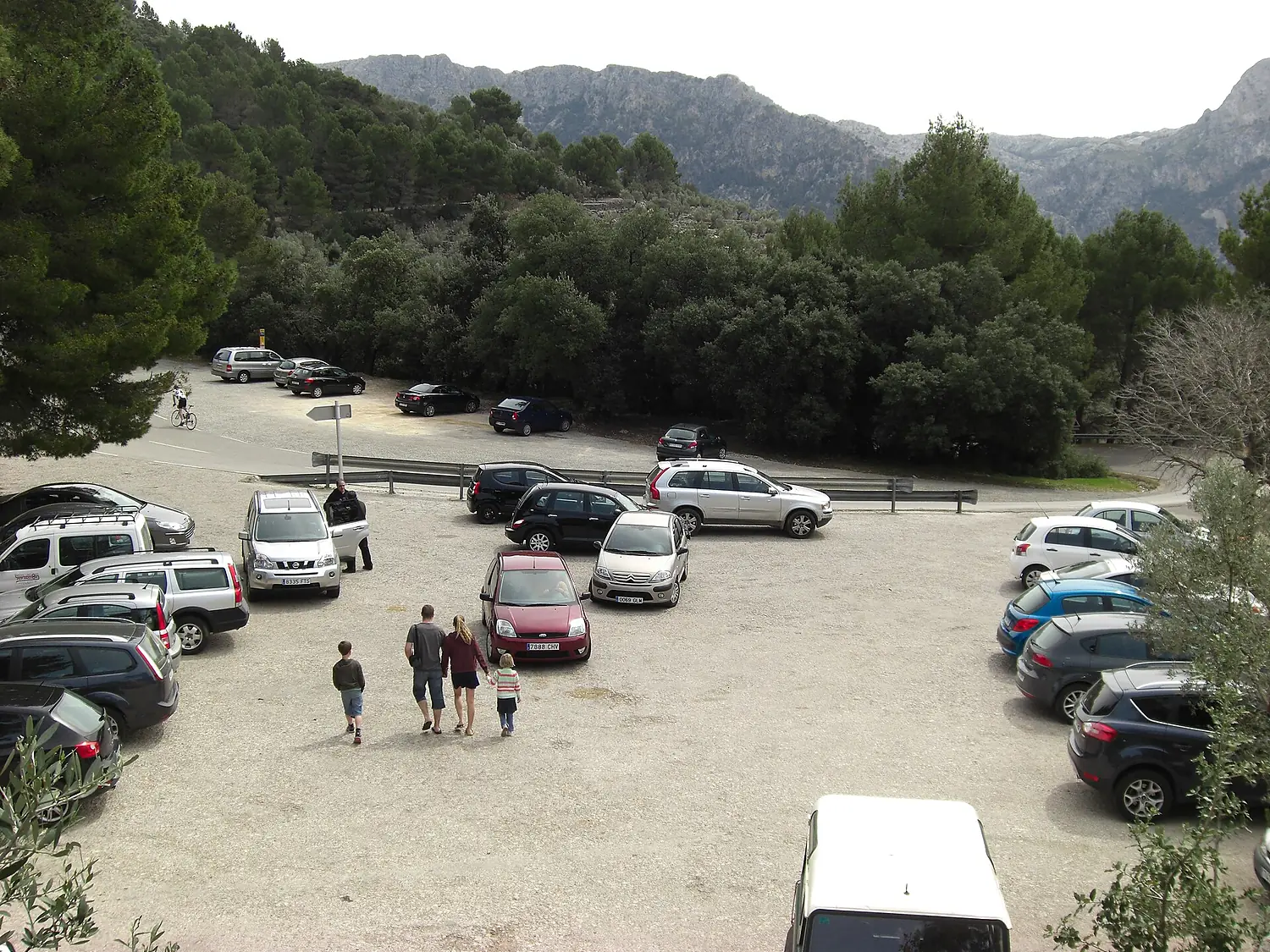 Mirador "SES BARQUES" mit Parkplatz, Mallorca - panoramio