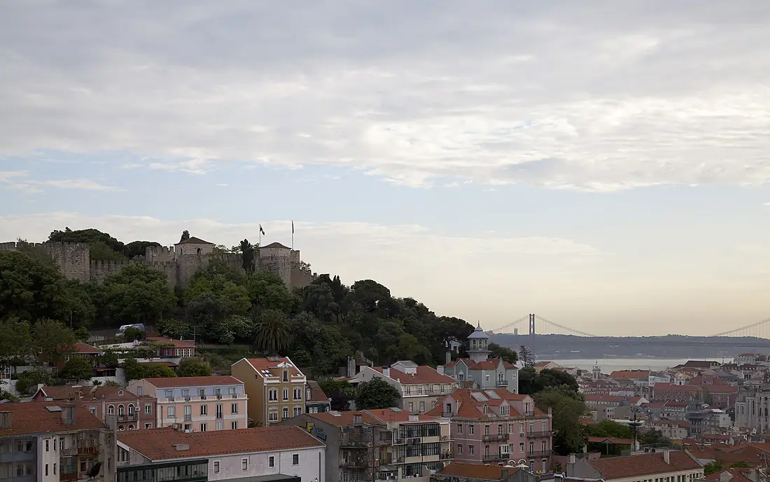 Vistas de Lisboa desde Miradouro da Graça, Portugal, 2012-05-12, DD 02