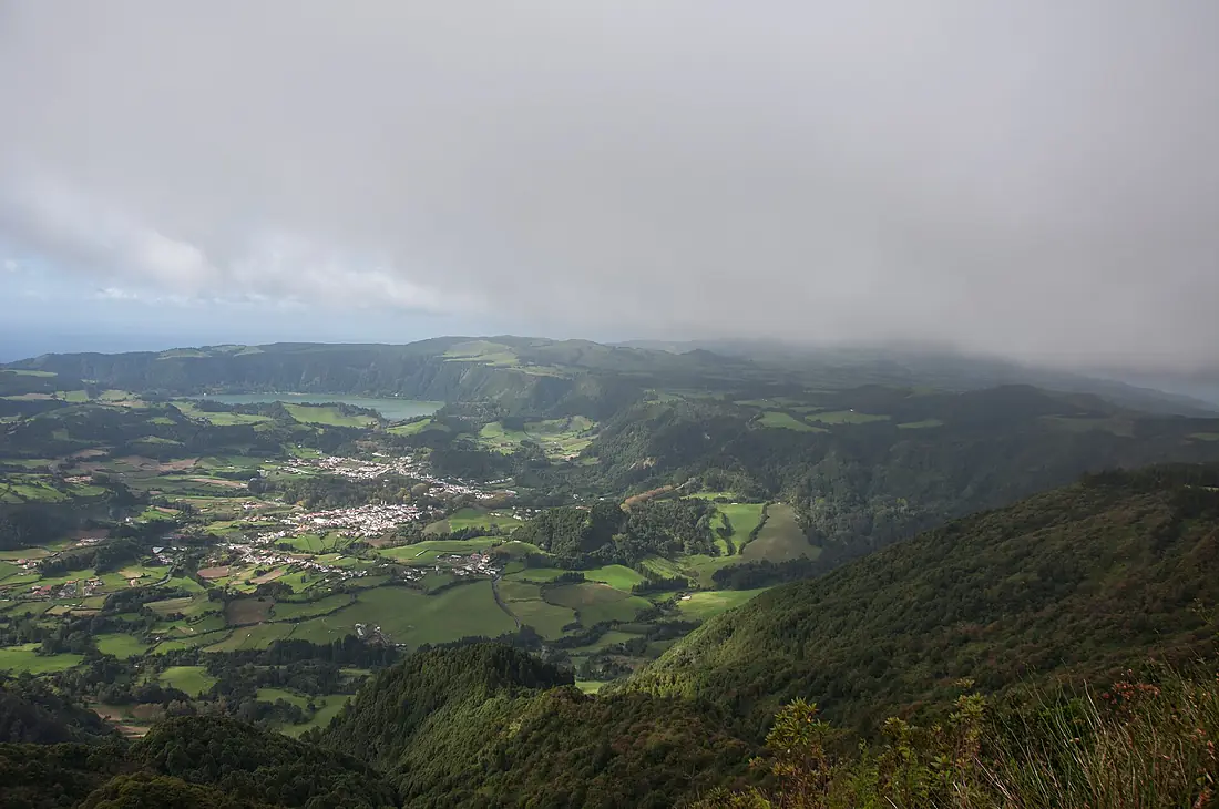 2012-10-16 13-22-21 Portugal Azores Furnas