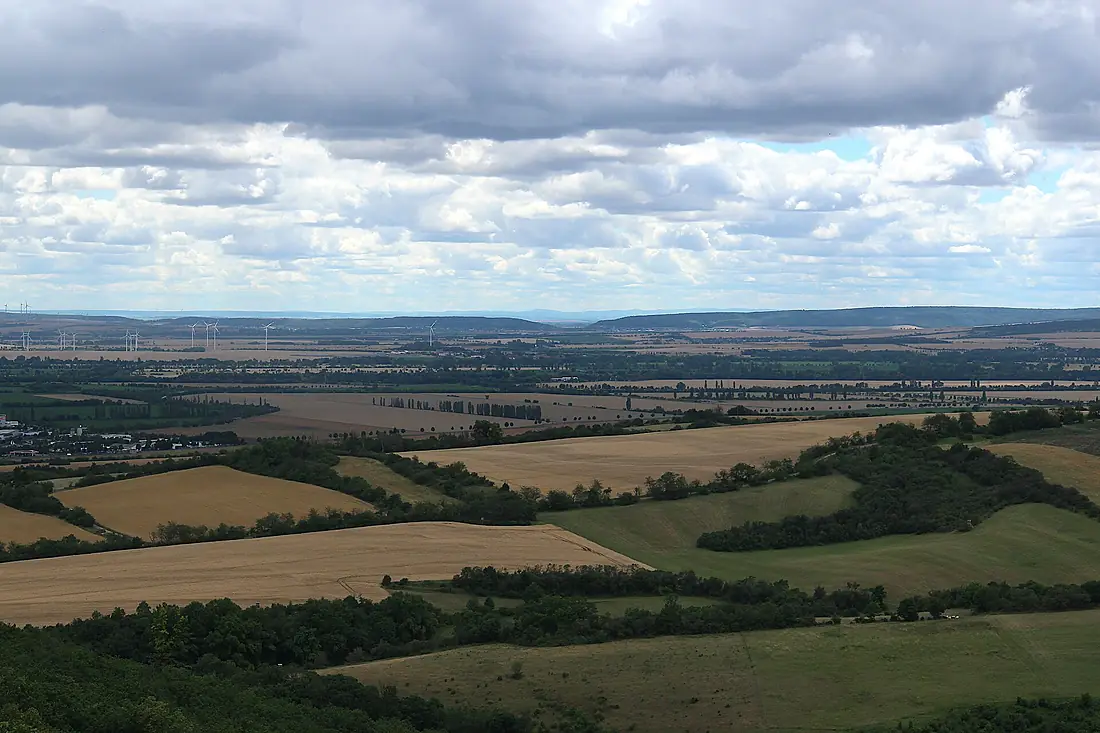 Blick auf Thüringer Pforte und Thüringer Wald von Moltkewarte