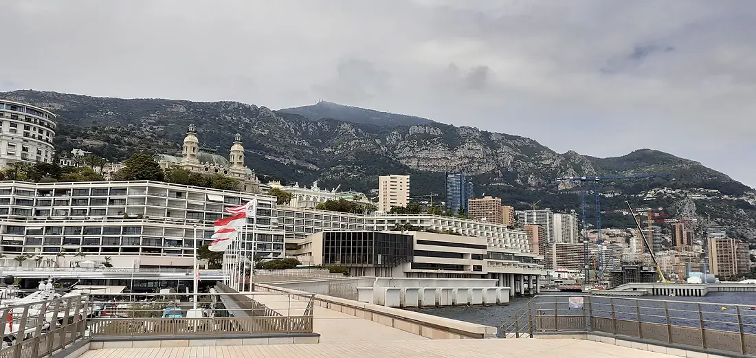 20210602 Vue sur le Mont Agel depuis le port Hercule de Monaco