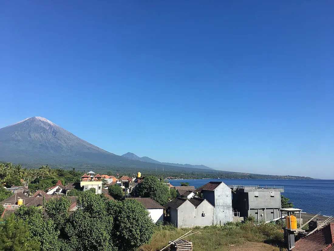Mt. Agung meets the sea 2