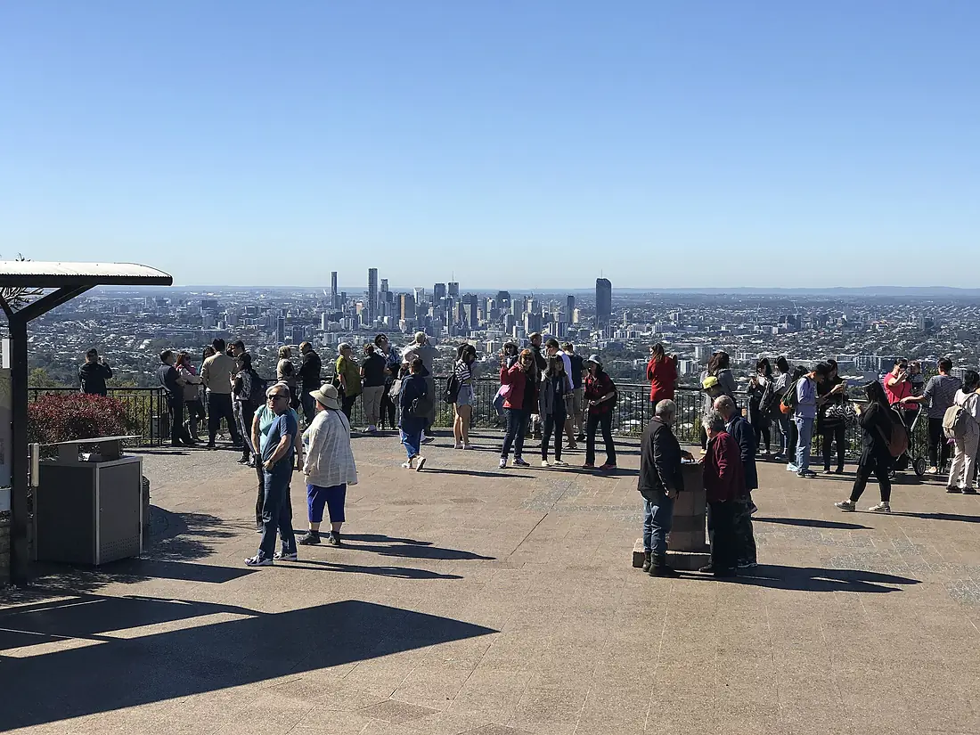 Skyline of Brisbane CBD seen from Mount Coot-tha Lookout 03