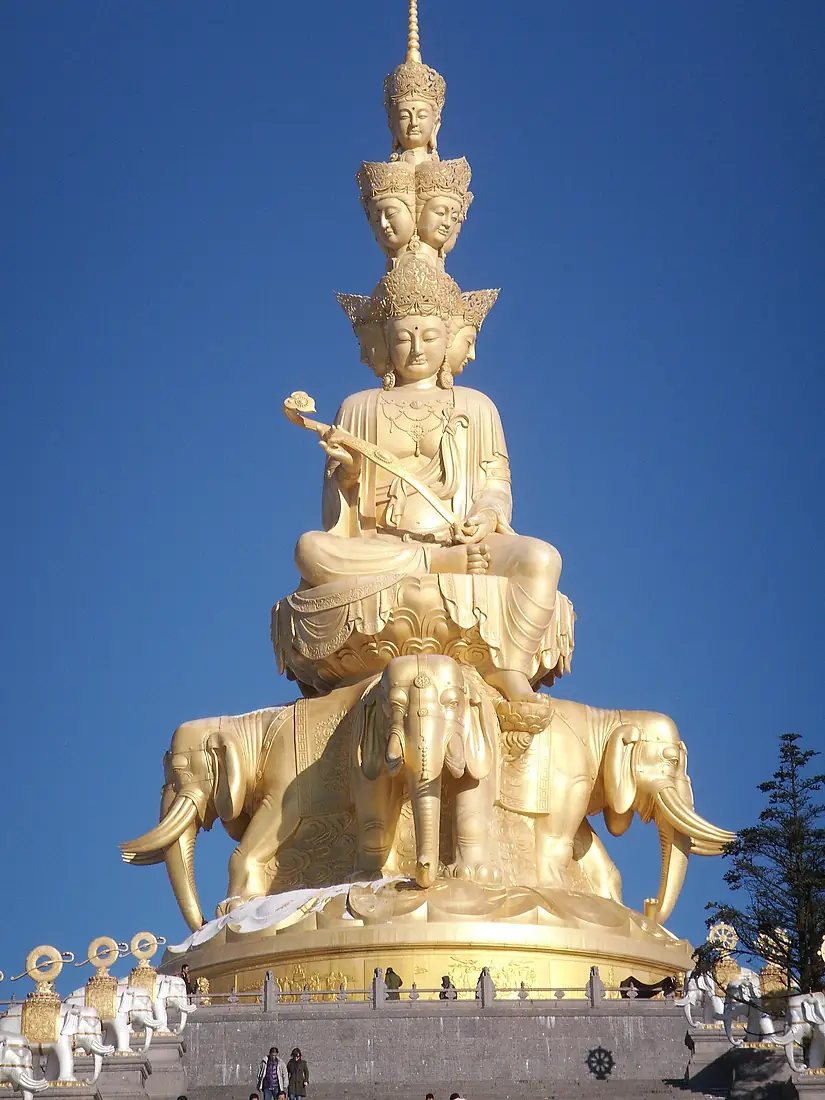 Massive golden buddha on the sumit of Eimei Shan