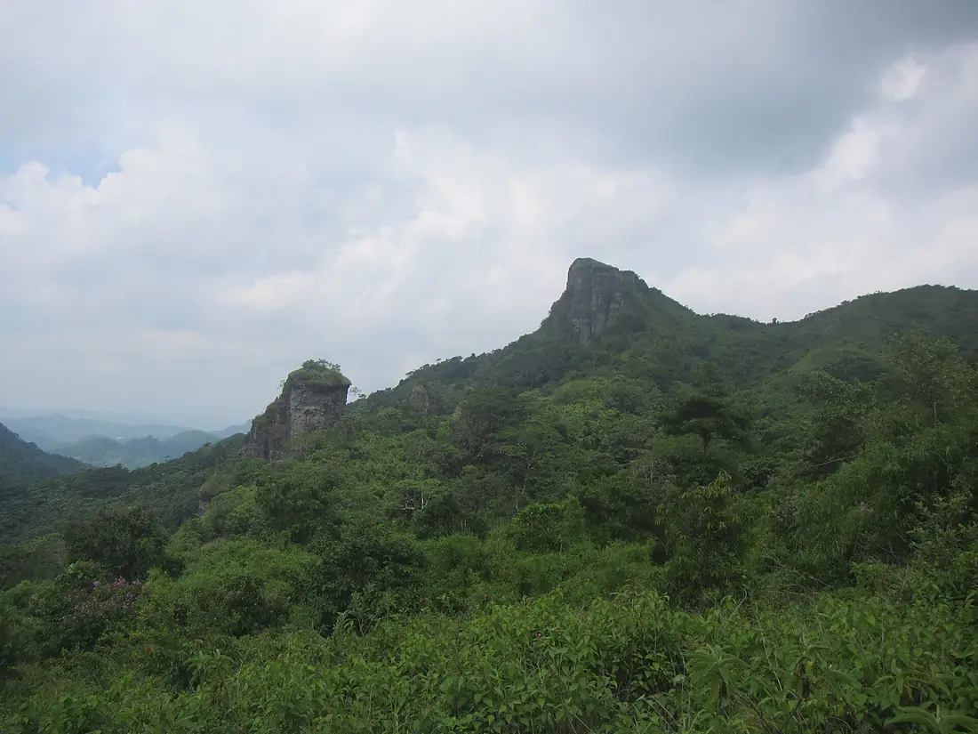 Mount Marami Boulders and Mataas na Gulod