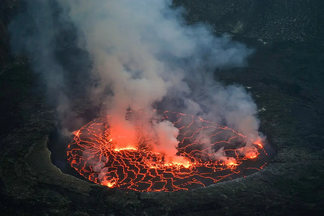 Nyiragongo volcano (30773599293)