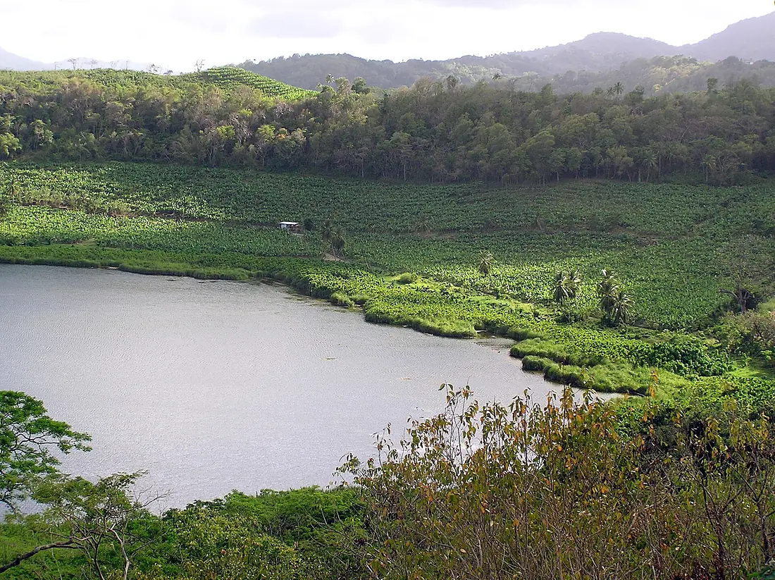Grenada Lake Antoine - panoramio - Stefan und Bille