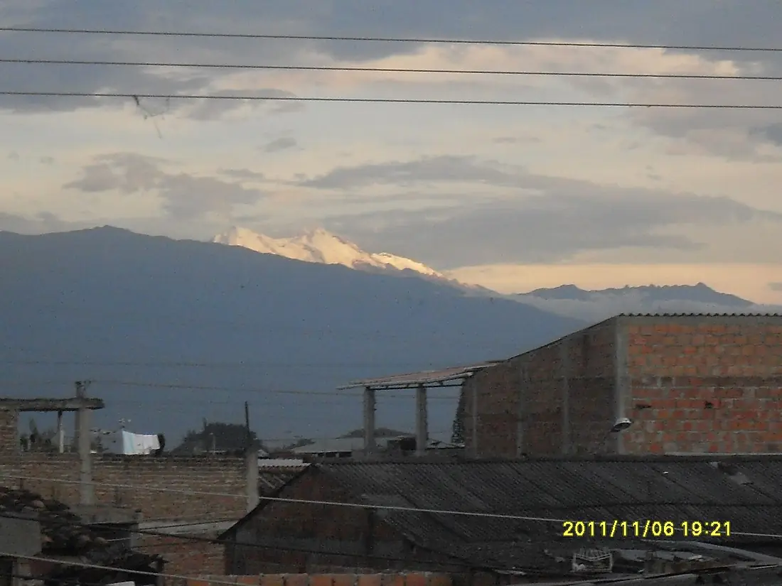 El Nevado del huila visto desde Cali - panoramio