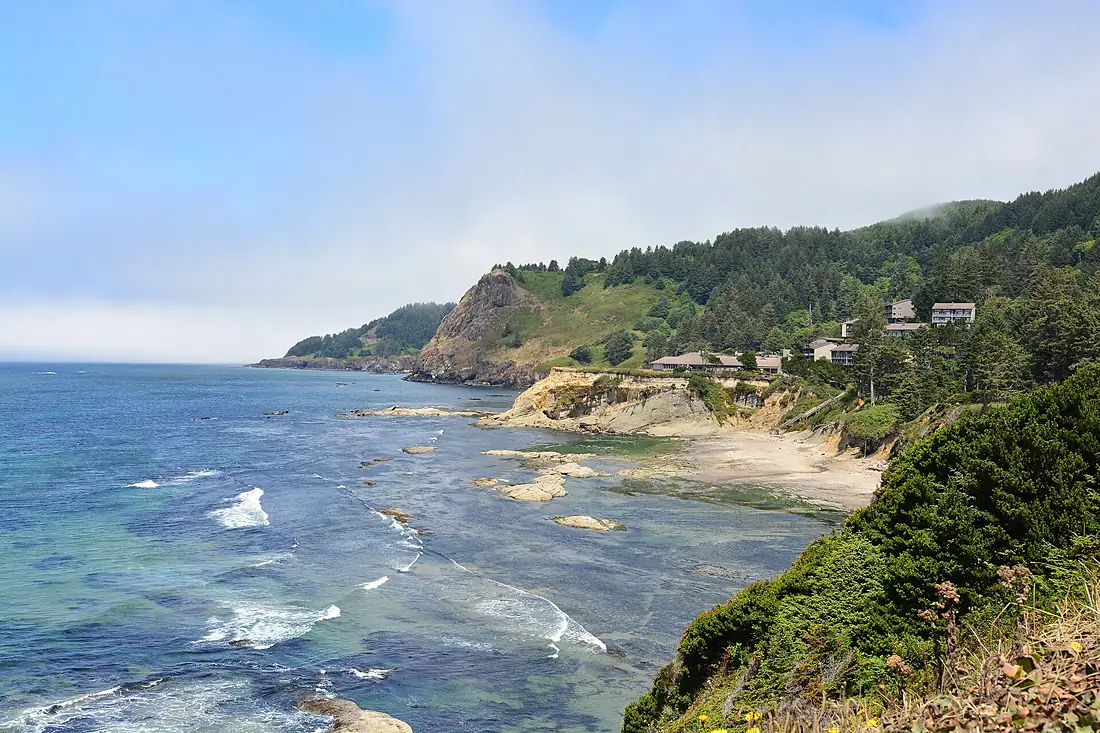 Oregon - view north along coast from Otter Rock 01