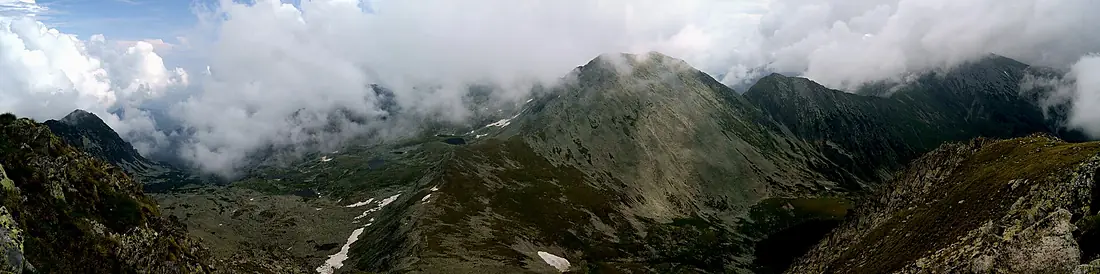Varful Papusa from Peleaga - panoramio