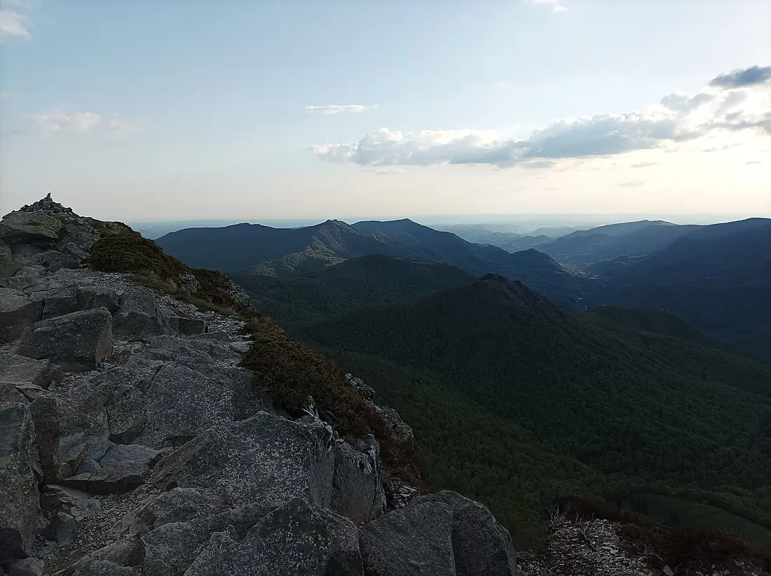 Vue sur la vallée de la Jordanne depuis le Puy Griou
