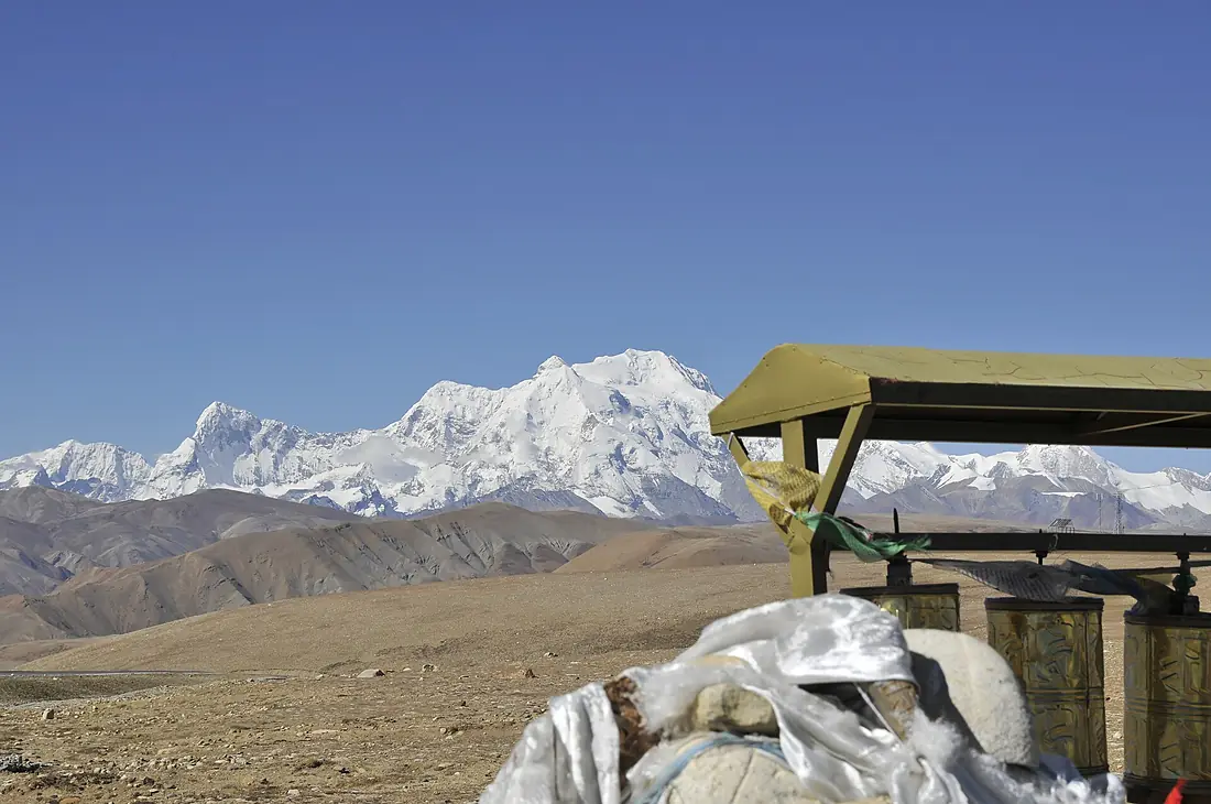 SHISHA PANGMA DESDE LA CARRETERA HACIA NEPAL - panoramio