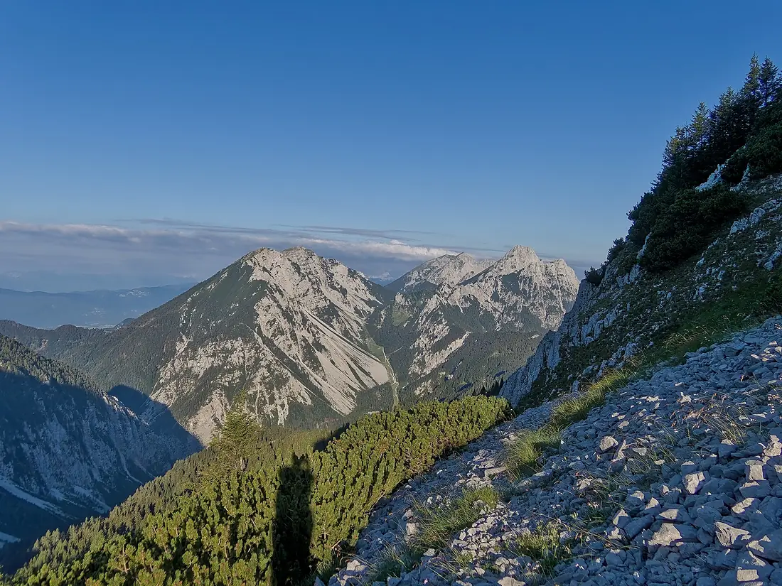 Begunjscica, Stol and Vrtaca,view from the eastern trail to Kosutica 01