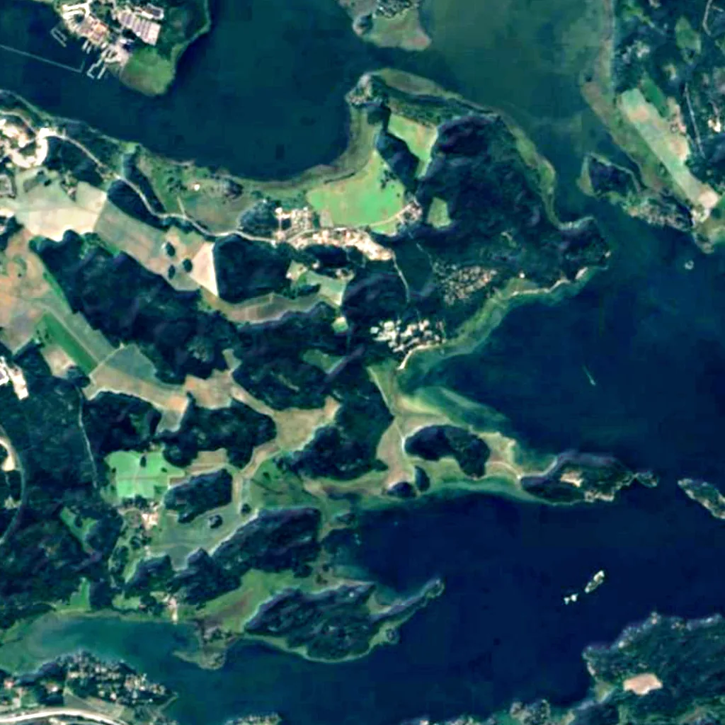 Strandstuvikens nya fågeltorn seen from above (Sentinel-2)