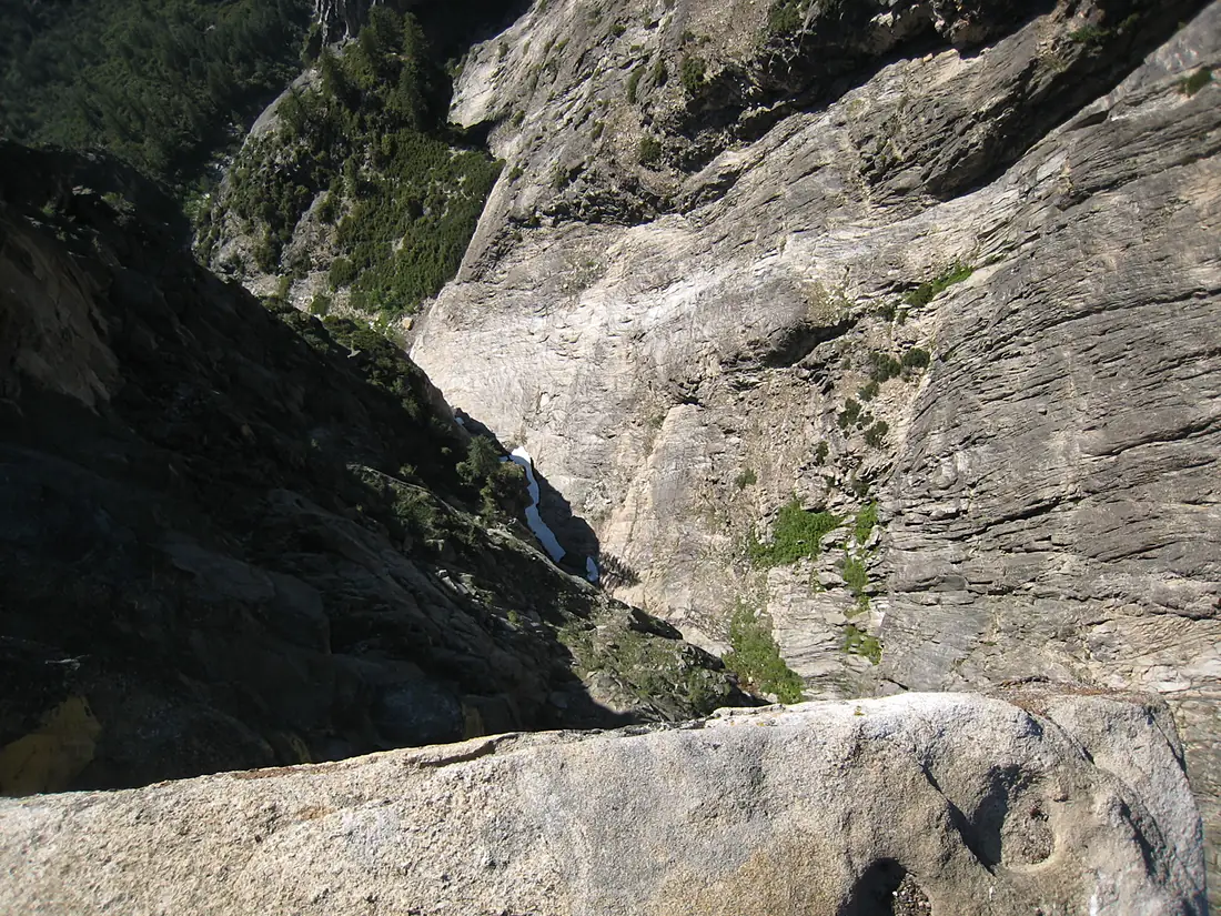 Cliff at Taft Point - panoramio