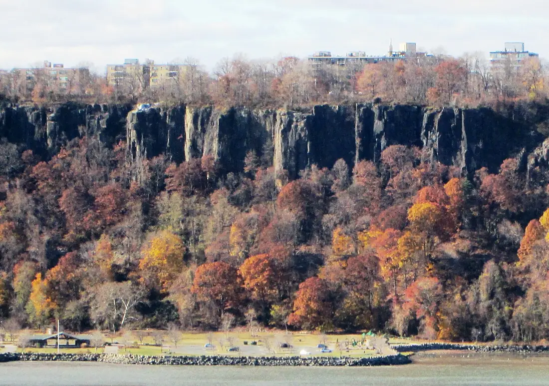 Hudson River Palisades seen from 187th Street crop