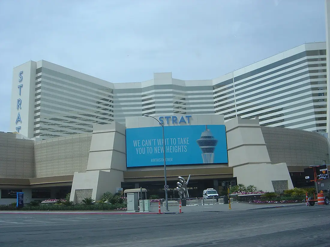Strat hotel (2020)