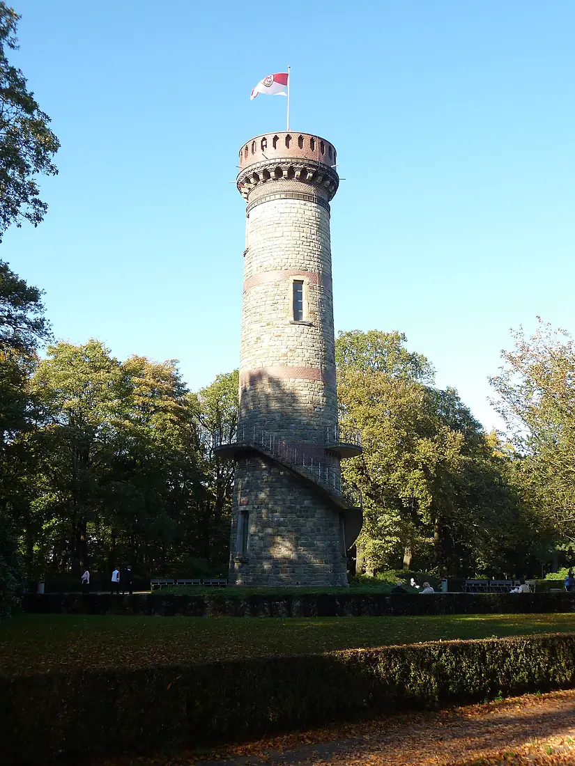 Toelleturm im Herbst