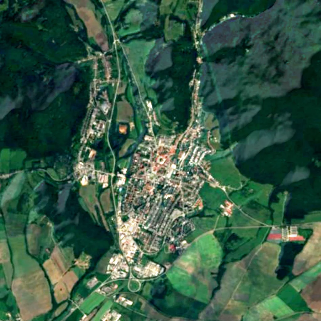 Tower in Rožňava von oben gesehen (Sentinel-2)