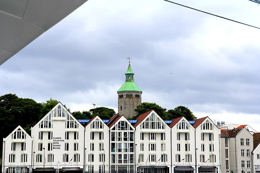 Valbergtårnet med hotell foran