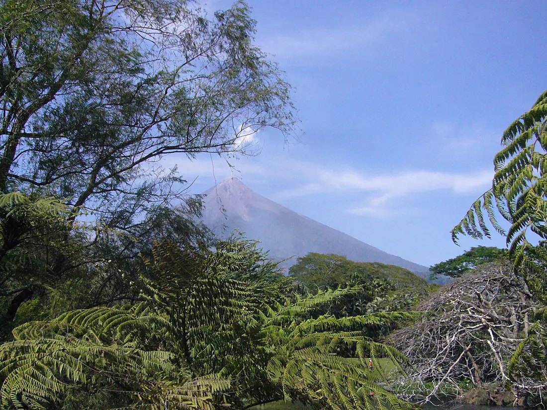 130303 volcan de fuego luis figueroa