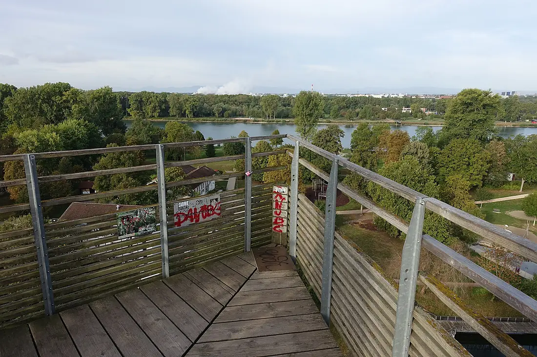 Top of tower @ Weißtannenturm @ Garten der zwei Ufer @ Kehl (31693154538)