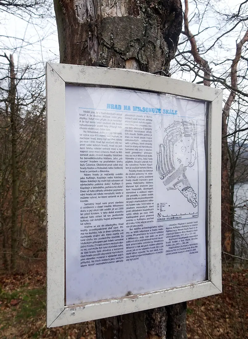 Hartvíkovice, Wilsonova skála, hrad, informace